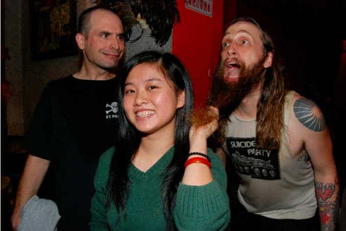 A Chinese girl and her two "laowai" friends